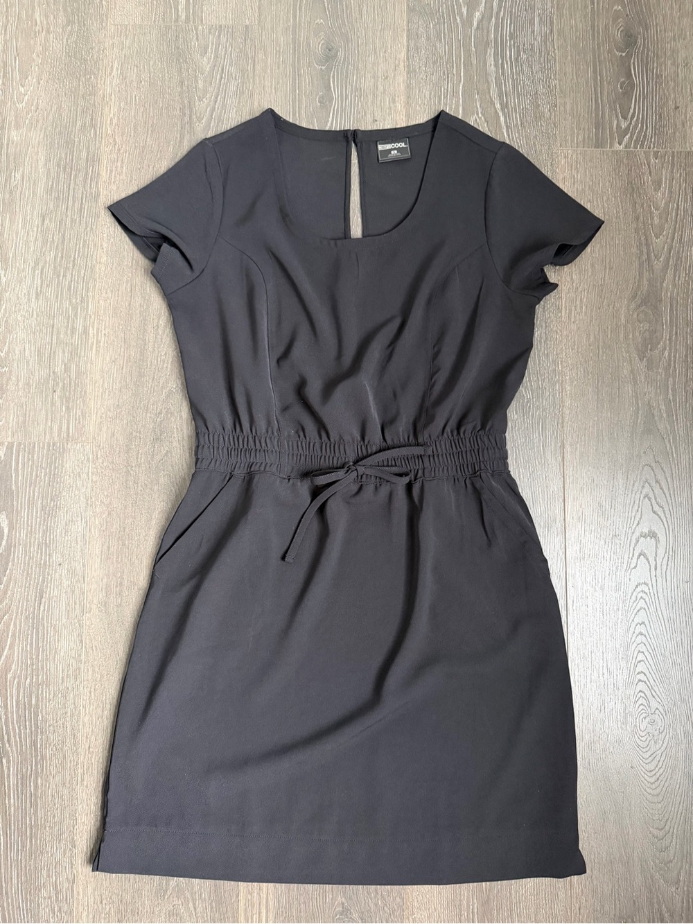Short Sleeve Drawstring Waist Dress in Black Color Size Small - Picture 2 of 5
